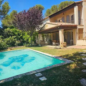 De 240 M2 Au Calme Avec Piscine Villa